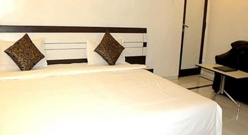 Hotel Sai Kripa Imperial Daman Exterior photo